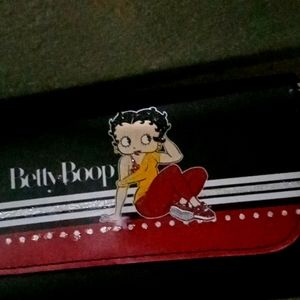 I'm selling a Betty boop bag